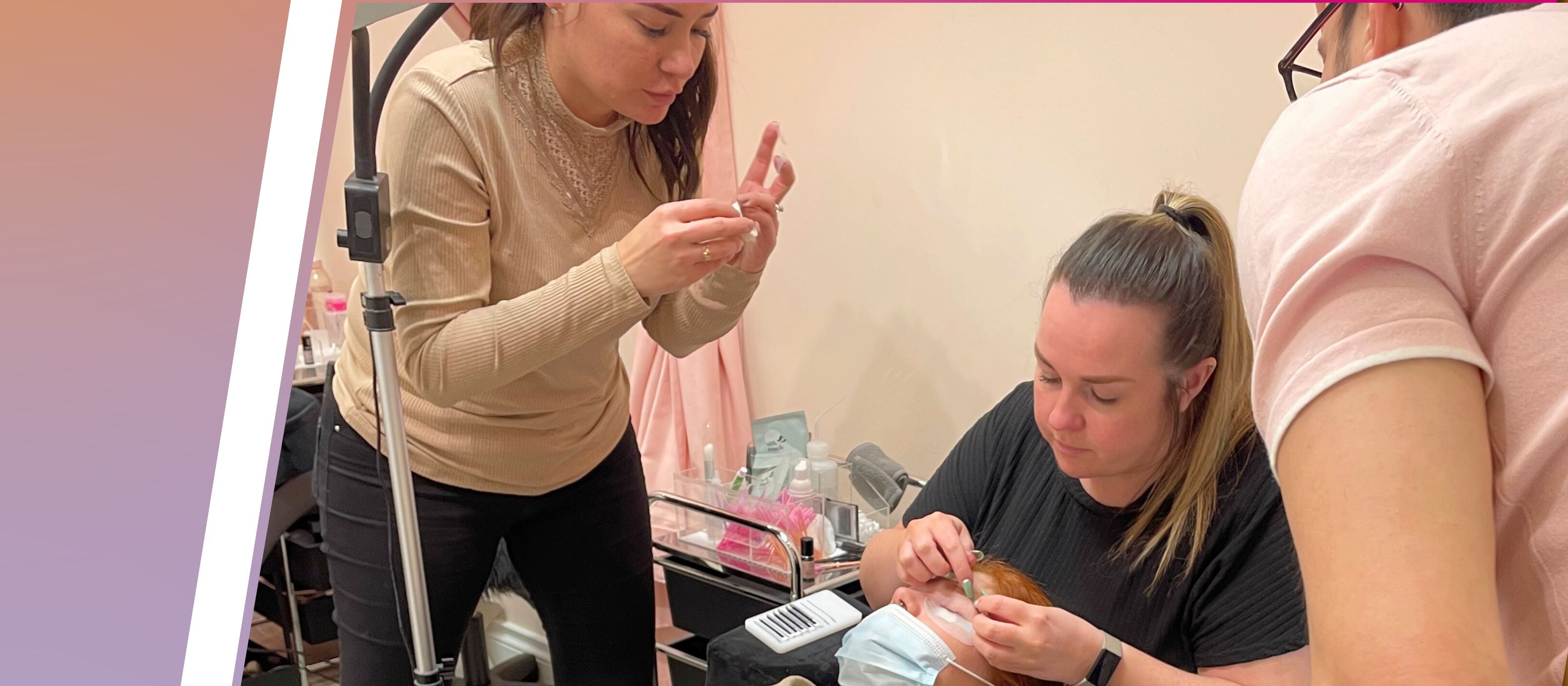 The Ultimate Beginner's Guide to Perfecting the Art of Eyelash Extensions