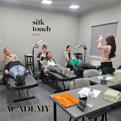 FAST TRACK CLASSIC, HYBRIDS & RUSSIAN LASH COURSE (GLENROTHES BRANCH)